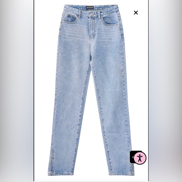 PrettyLittleThing Lightwash Split Hem Jeans - Picture 4 of 4